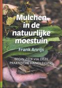 Mulchen in de natuurlijke moestuin
